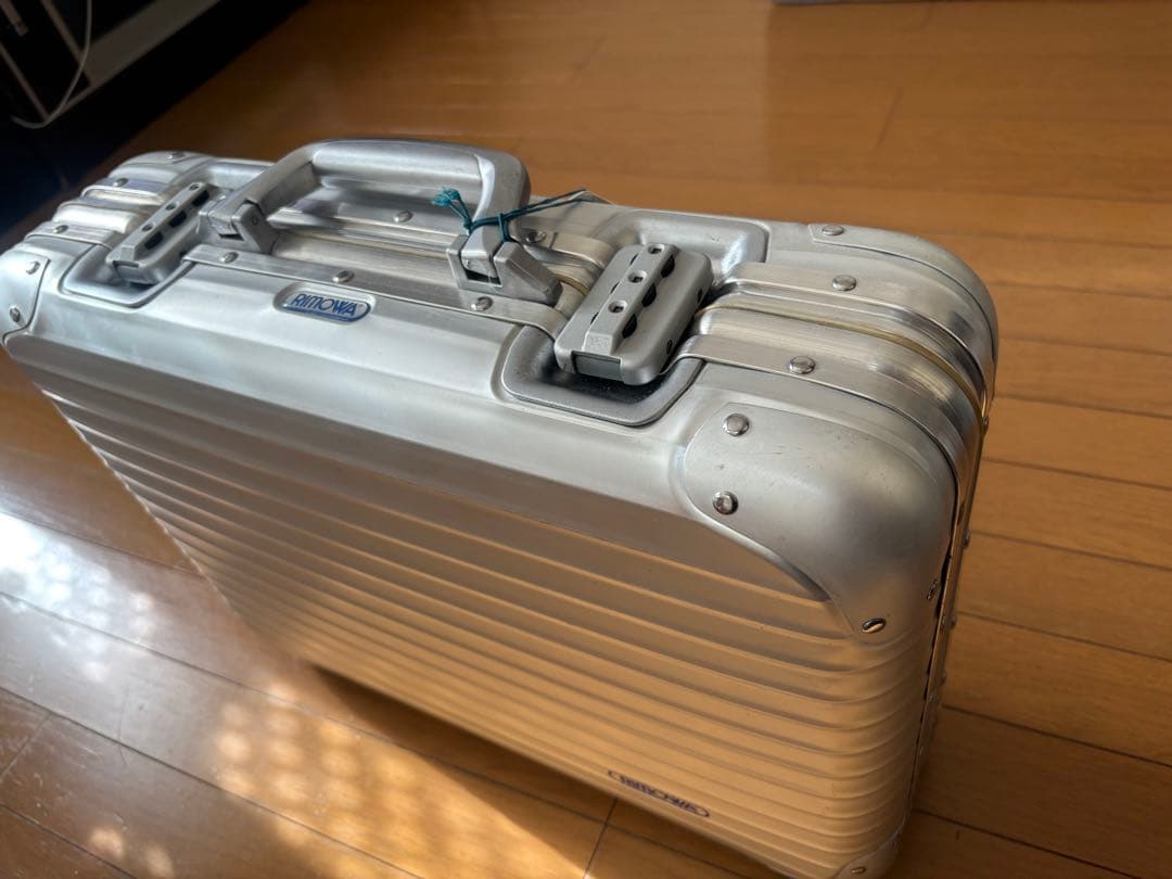 RIMOWA アルミニウム ビジネスバッグ シルバー 中型