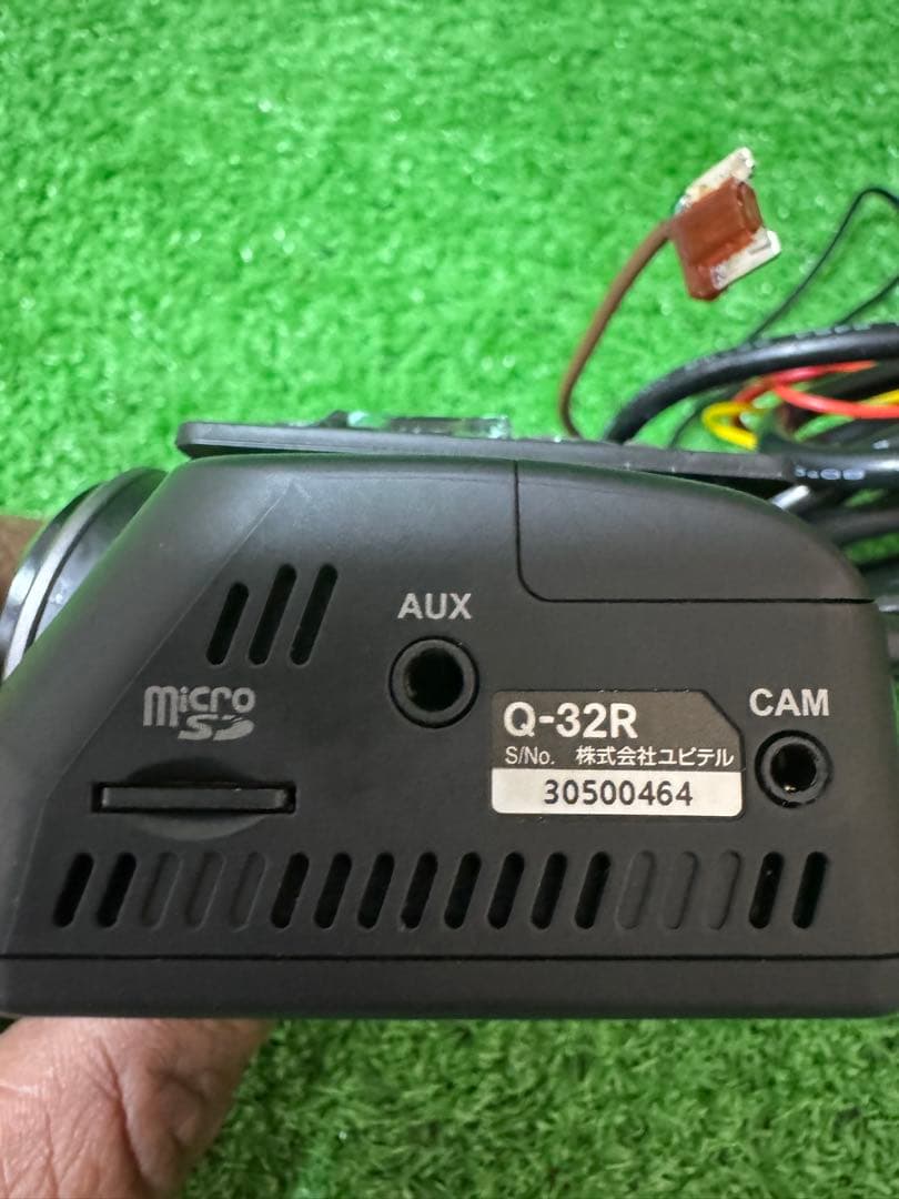 ユピテル Q-32R ドライブレコーダー 前後カメラ　32GB SDカード付き