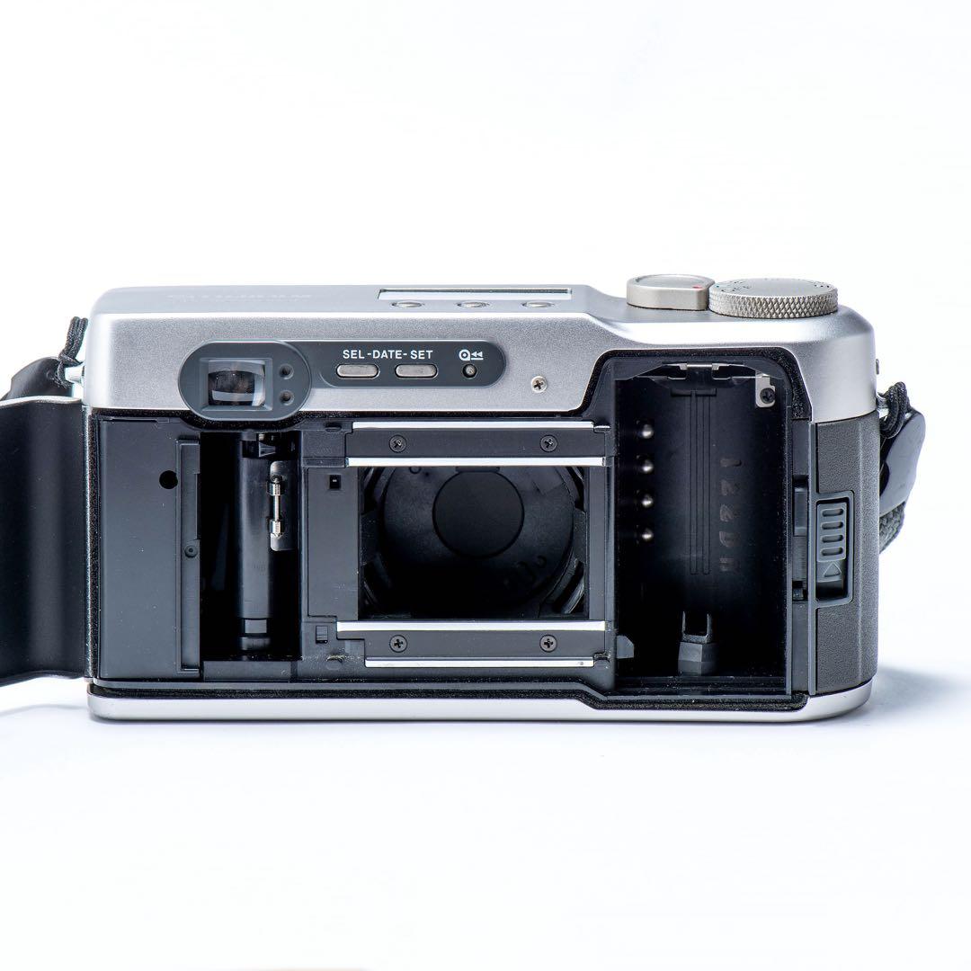 Fujifilm KLASSE シルバー コンパクトカメラ