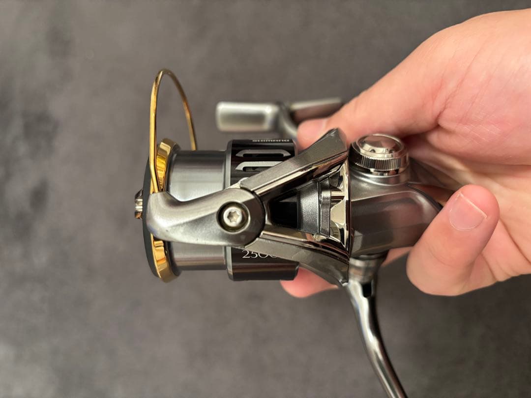 【美品】シマノ　15 ツインパワー　2500HGS