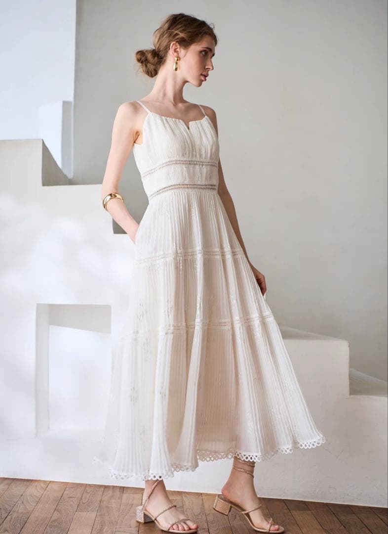 Estella.k エンブロイダリープリーツドレス新品