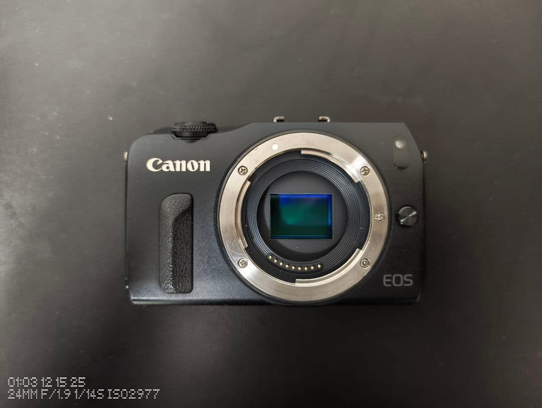 Canon EOS M ミラーレス一眼カメラ