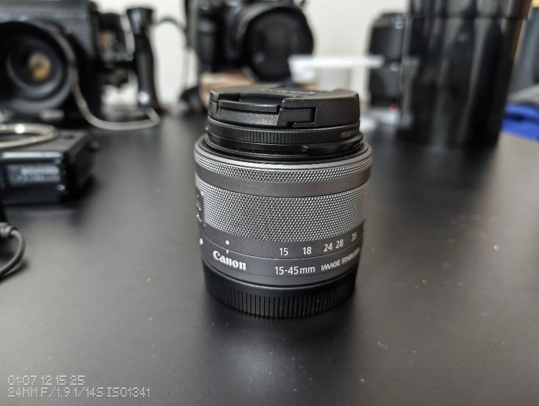 Canon EOS M ミラーレス一眼カメラ