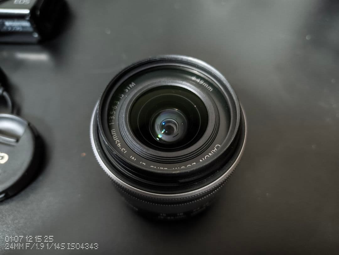 Canon EOS M ミラーレス一眼カメラ