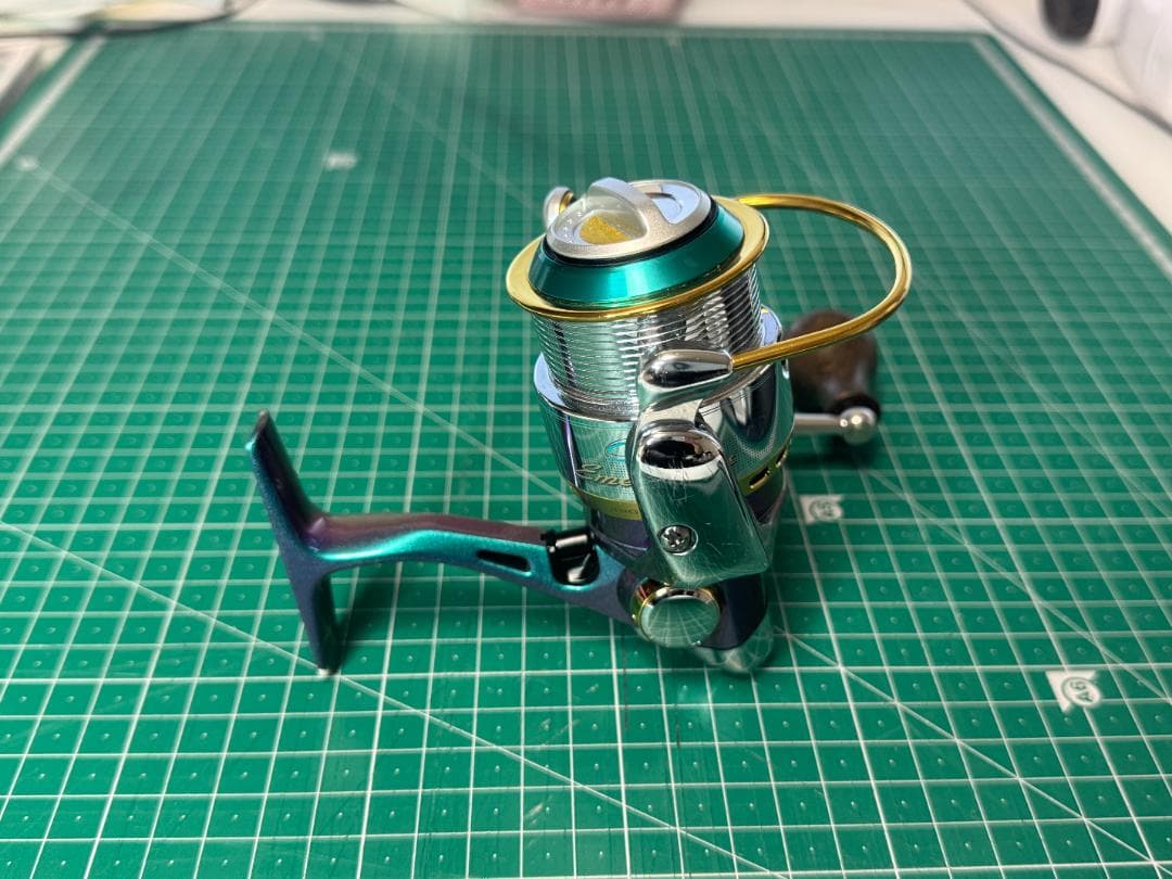 ダイワ　エギング用スピニングリール　エメラルダス2506