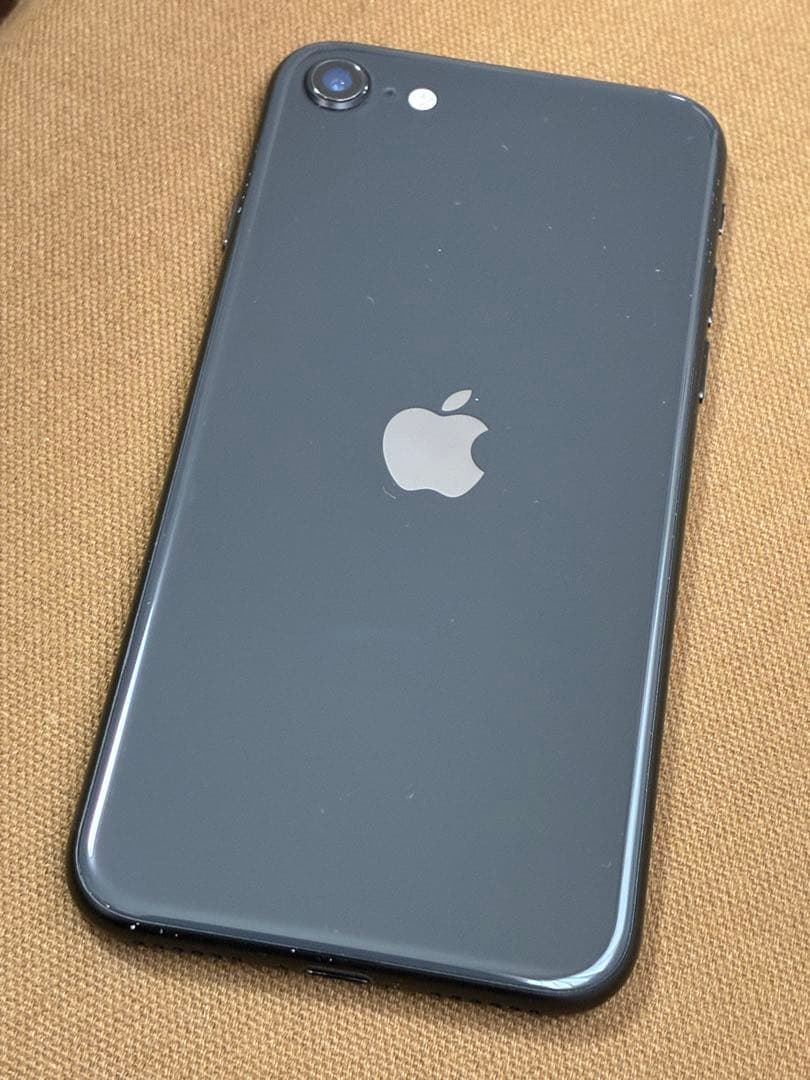 Apple iPhone SE（第二世代) 本体 64GB バッテリー84%