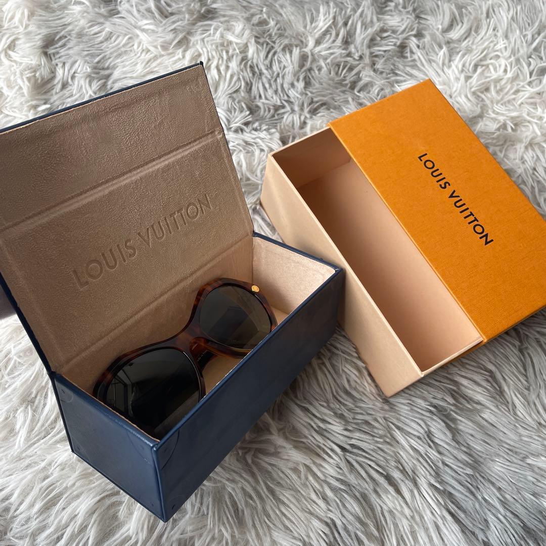 【極美品】ルイヴィトン サングラス エッセンシャルV E2374E