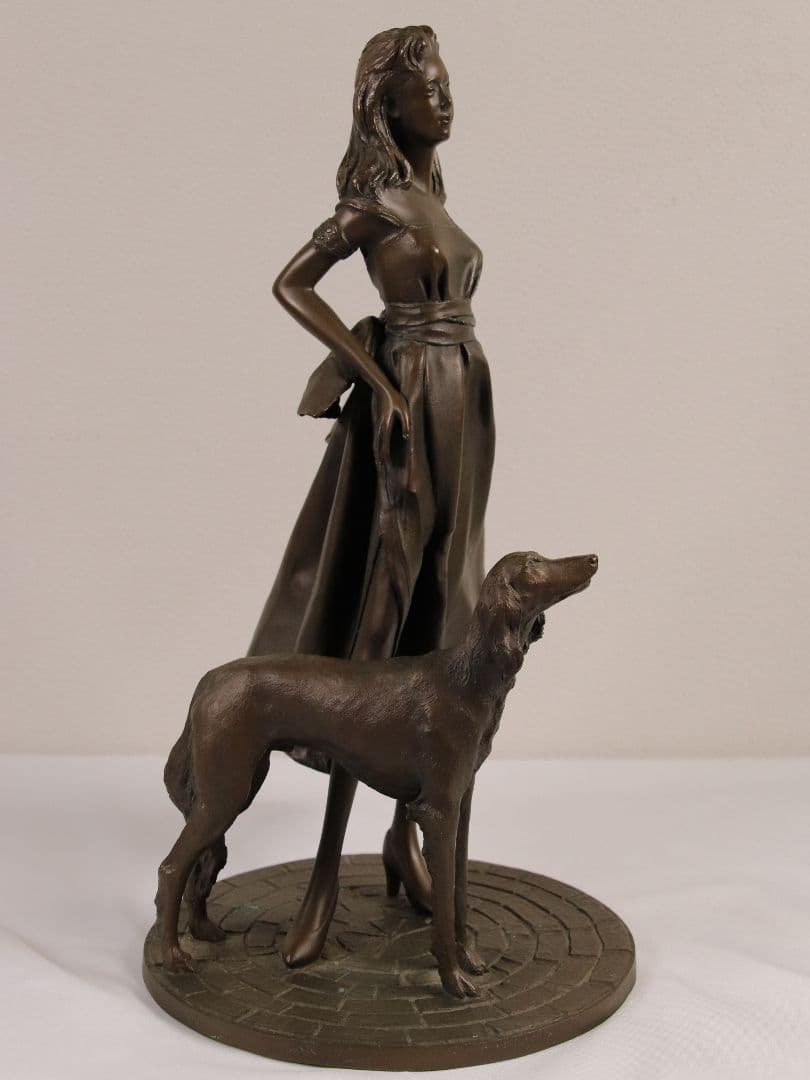 高岡銅器 ブロンズ像「街角」高さ33cm 美人像 女性 犬 洋風置物 M879