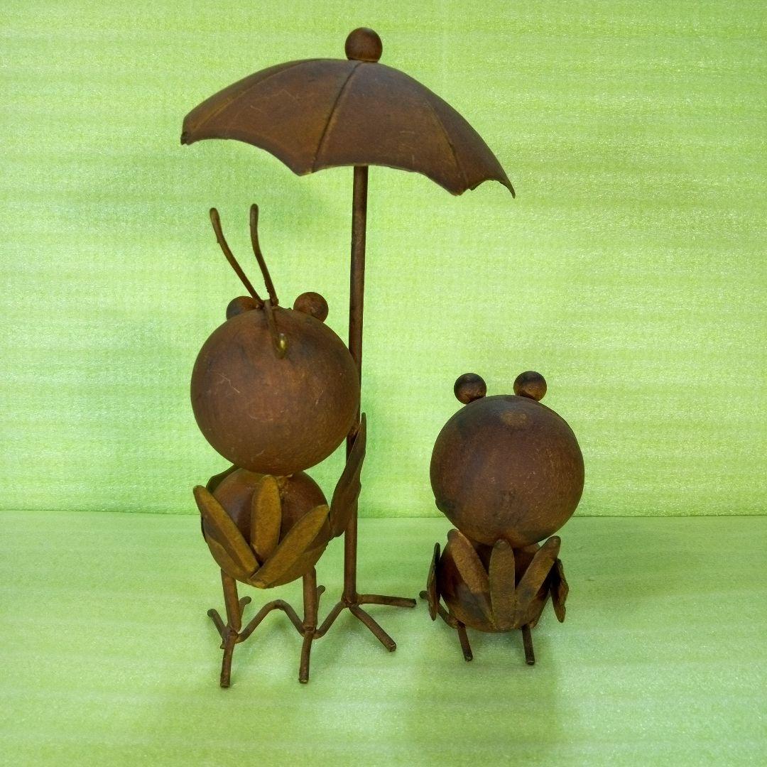 レトロな鳥　2体セット　傘を持つ小鳥の置物　インテリア　オブジェ　ディスプレイ