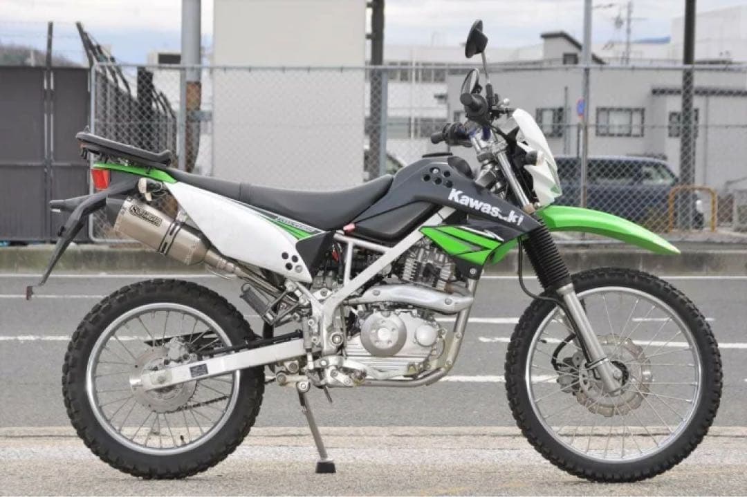専用Dトラッカー125 KLX125 バイクマフラー ドライカーボン モタード
