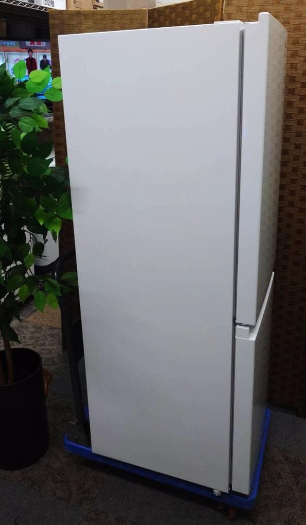 ★超美品　2025年製造！　Hisense 冷蔵庫 HR-D1701W　175ℓ