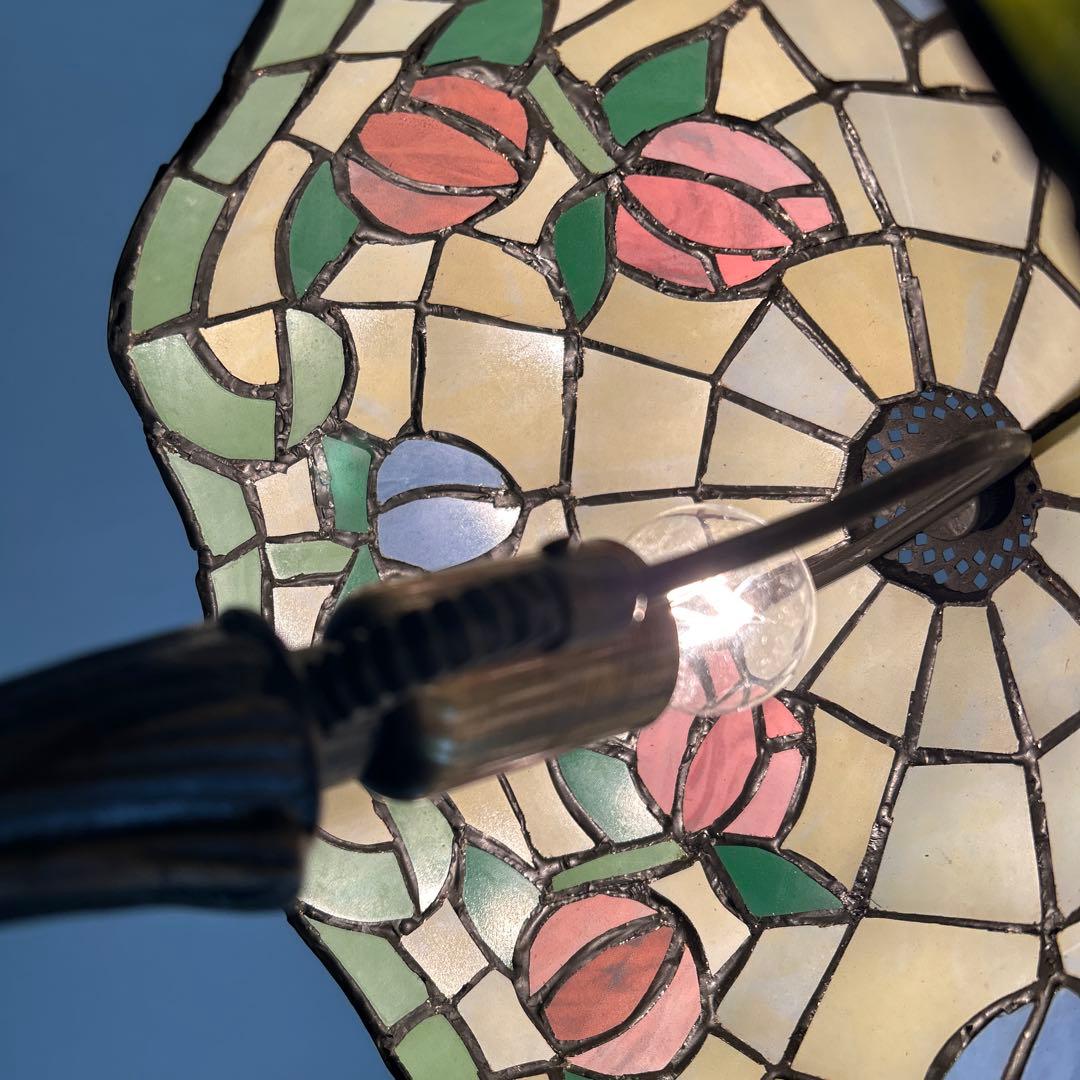【新品未使用】アンティーク調 ステンドグラス 卓上ランプ