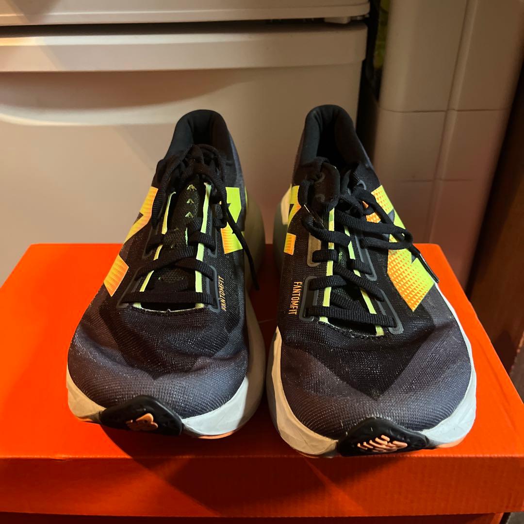 ニューバランス　ジョグシューズ25.5センチ