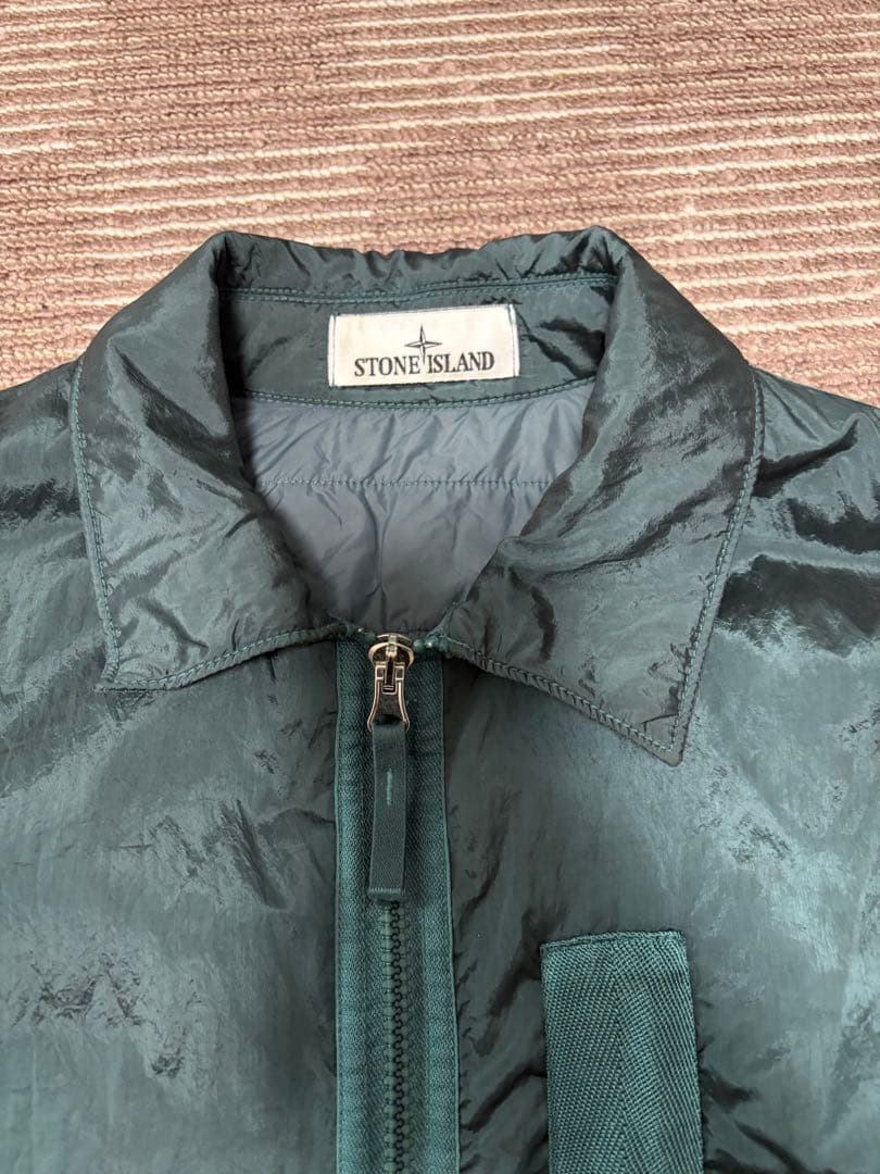 ストーンアイランドのナイロンメタルジャケット