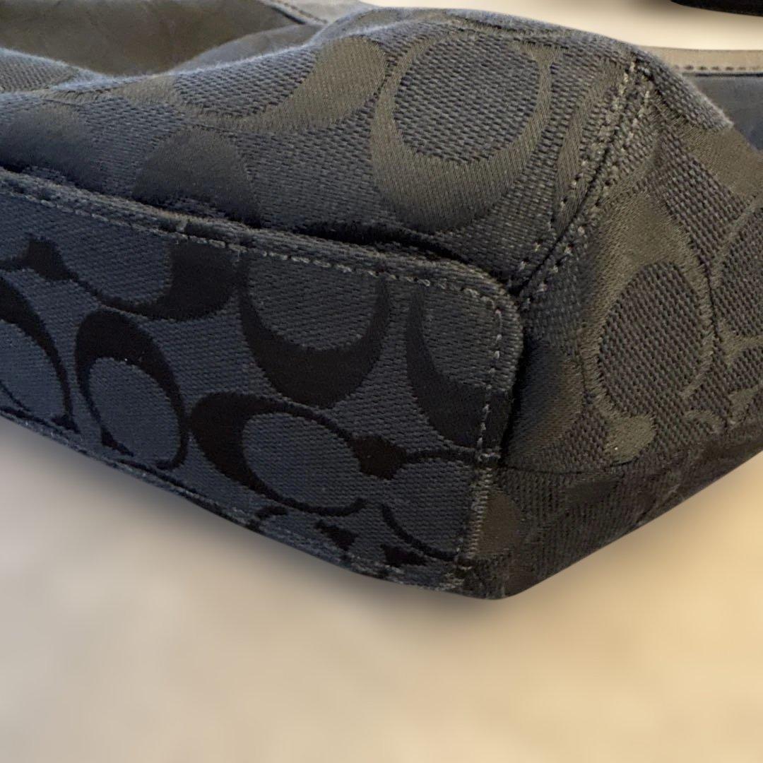 コーチ　ショルダーバッグ　2way シグネチャー　黒　クロスボディ