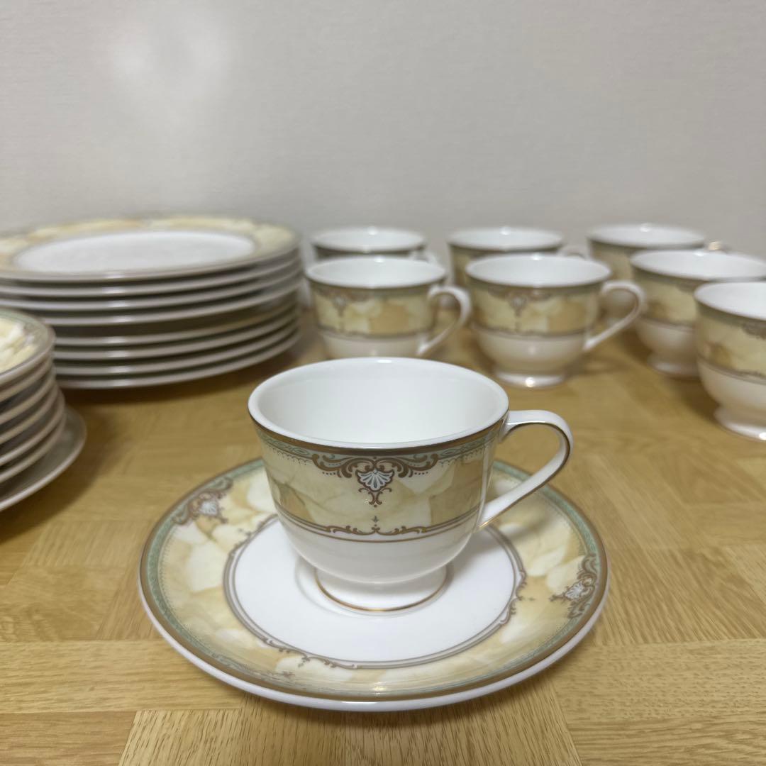 ティーセット ＋ ケーキ皿8枚　おまけの茶漉し付き　アフタヌーンティー