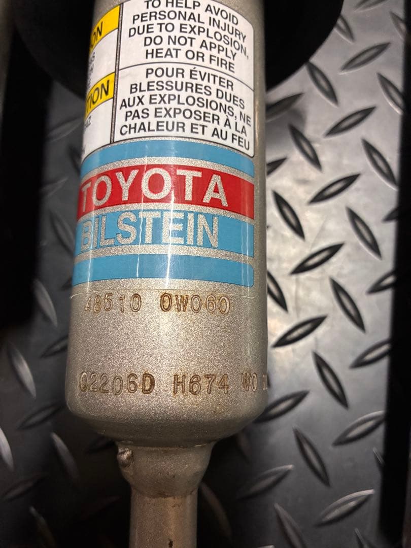 【FJクルーザー】オフロードパッケージ純正ビルシュタイン前後セット（プラド）