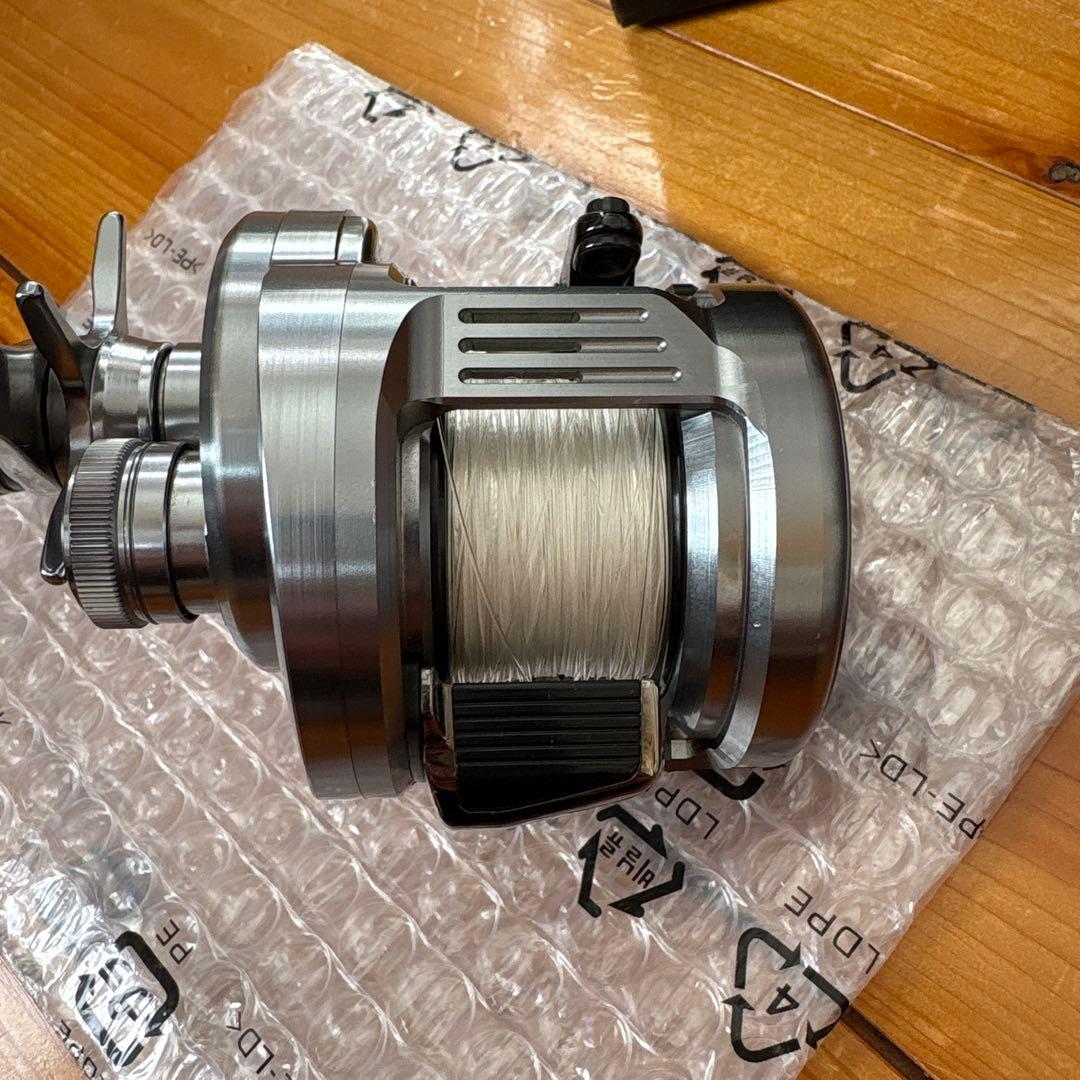 美品 SHIMANO カルカッタコンクエストDC 201HG ベイトリール