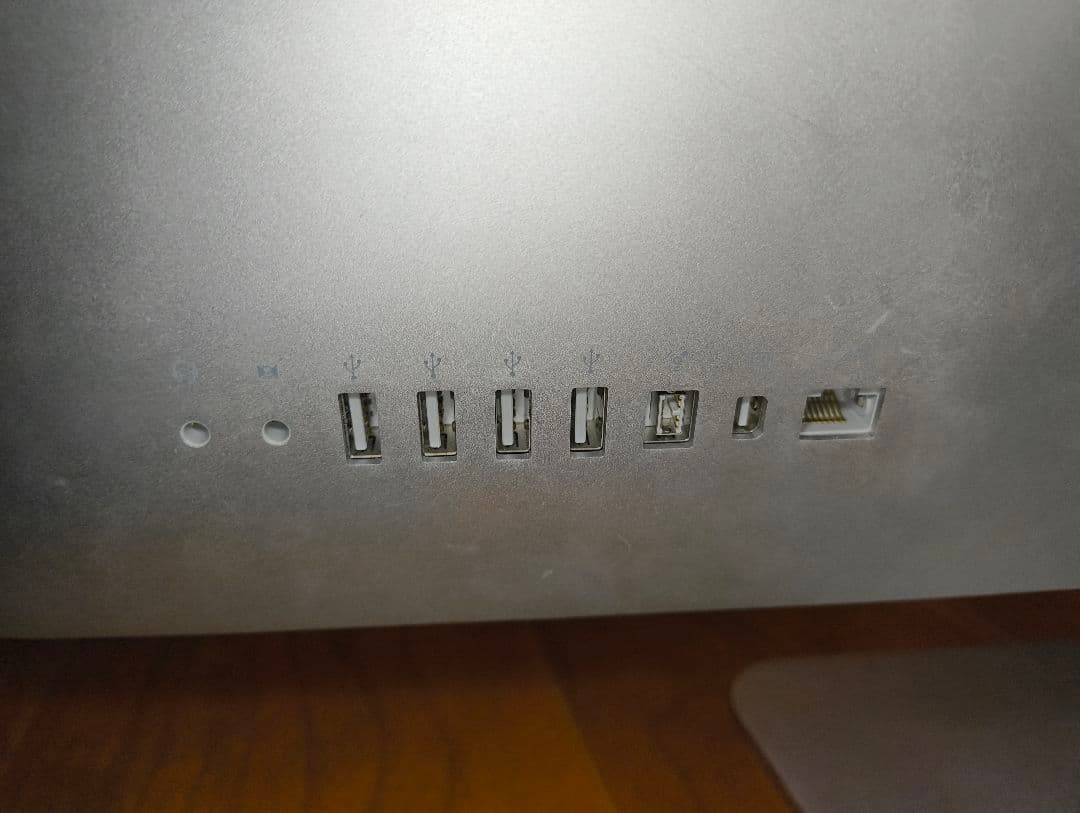 Apple iMac 21.5インチ Mid 2010 改造品