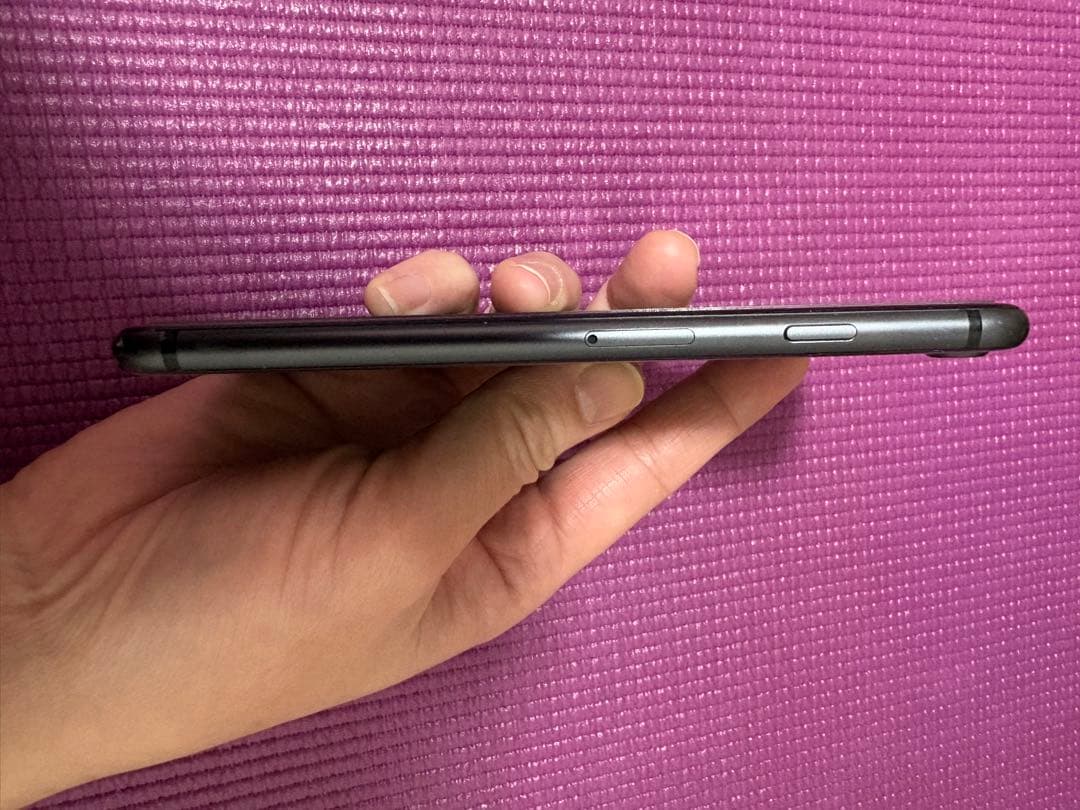 iPhone8赤 黒 本体 2台セット