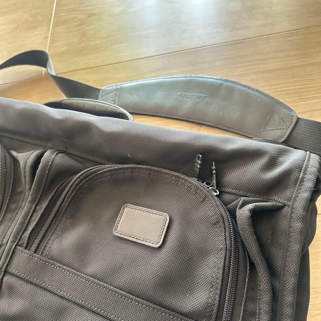 TUMI ガーメントケース