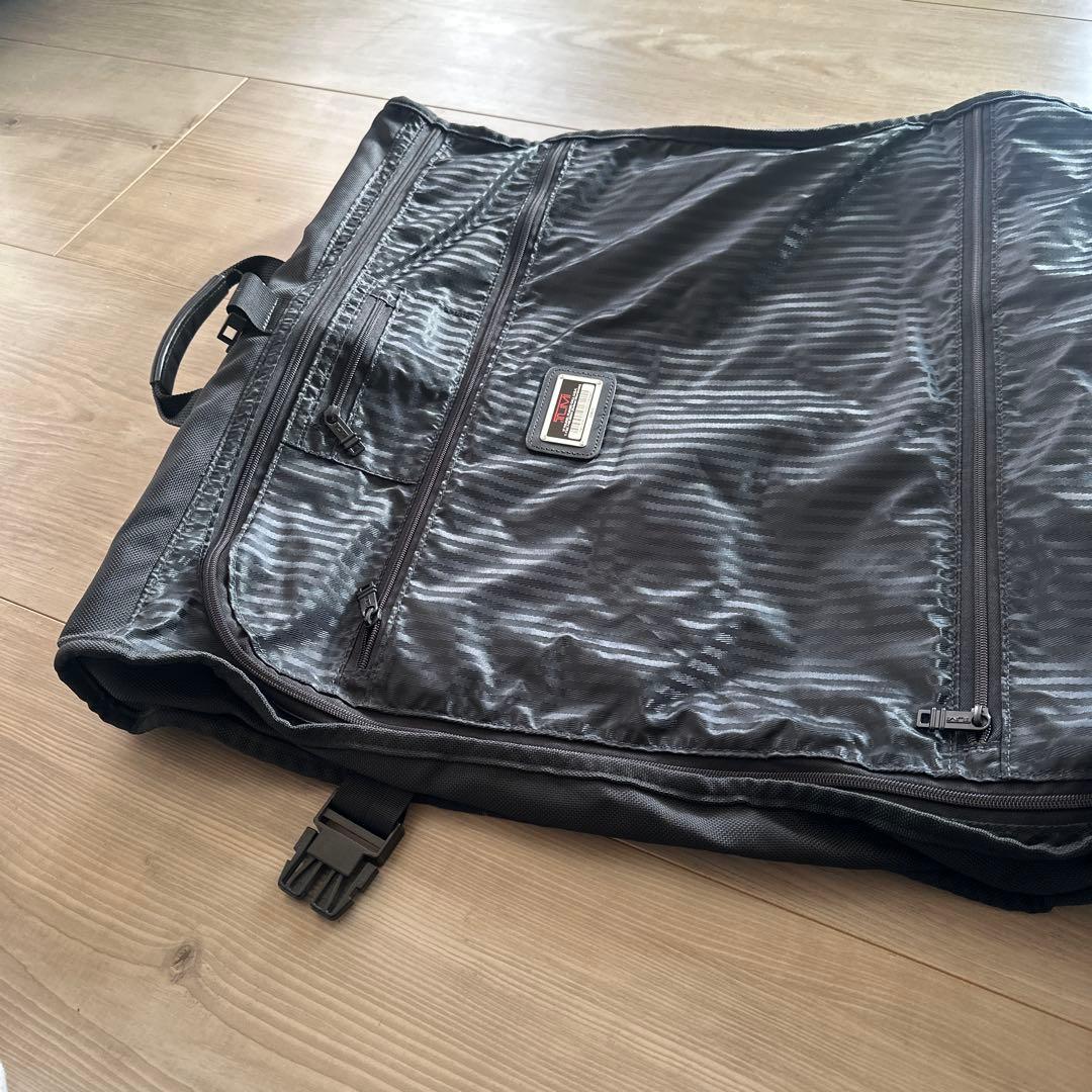 TUMI ガーメントケース