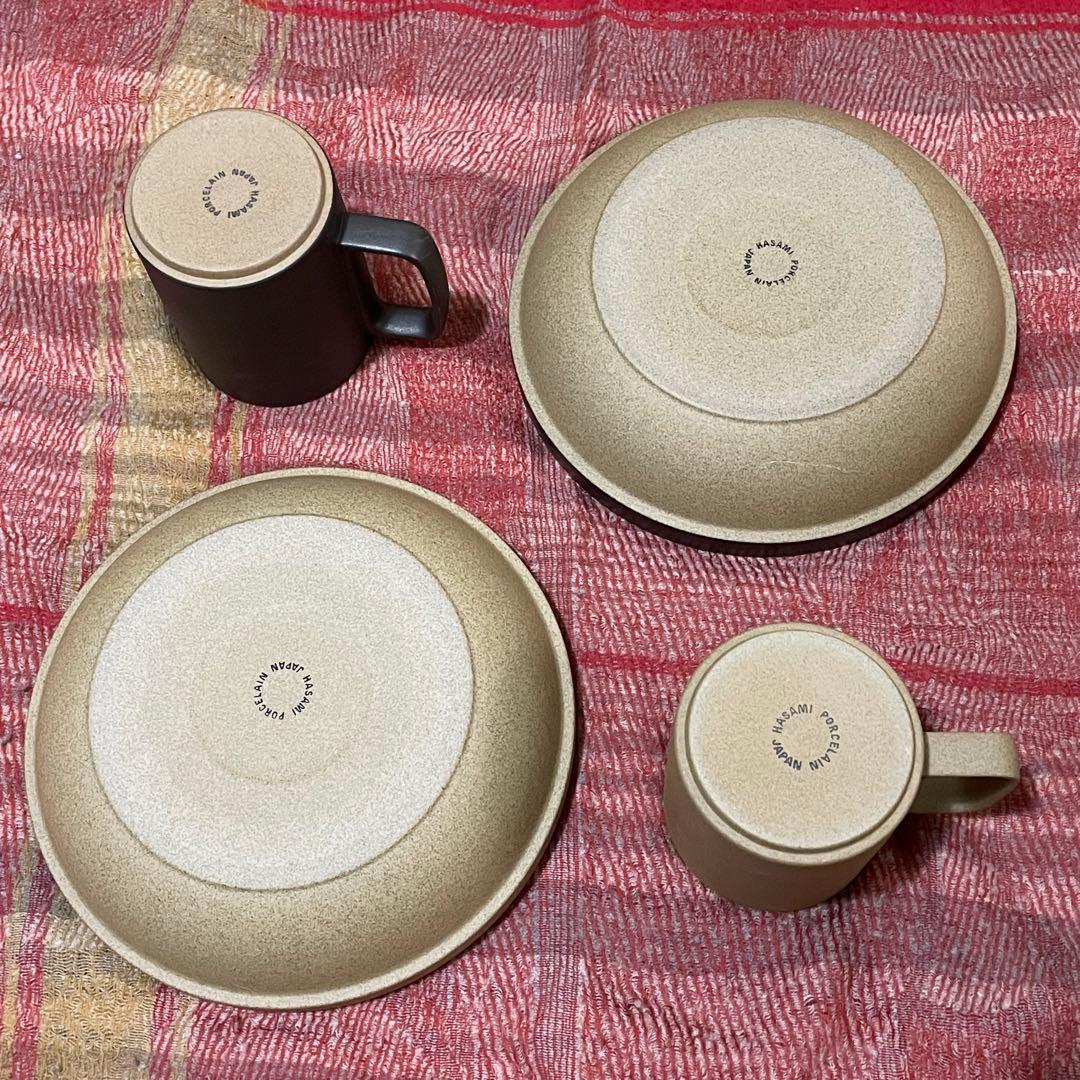 HASAMIPORCELAIN黒とベージュのマグカップと食器のセット