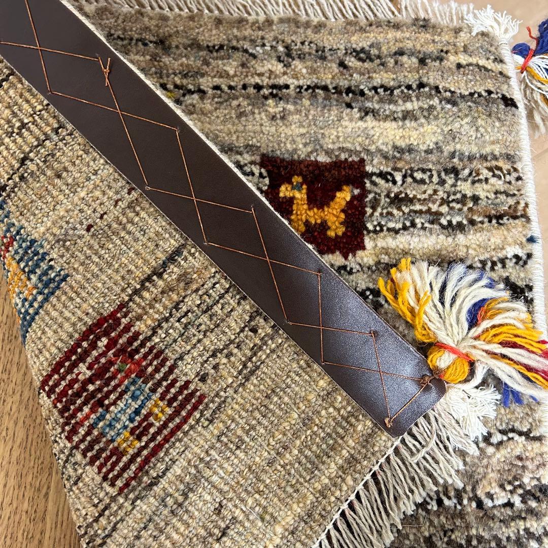 ギャッベ　シラーズ産　座布団サイズ　ペルシャ絨毯　トライバルラグ　39x42㎝