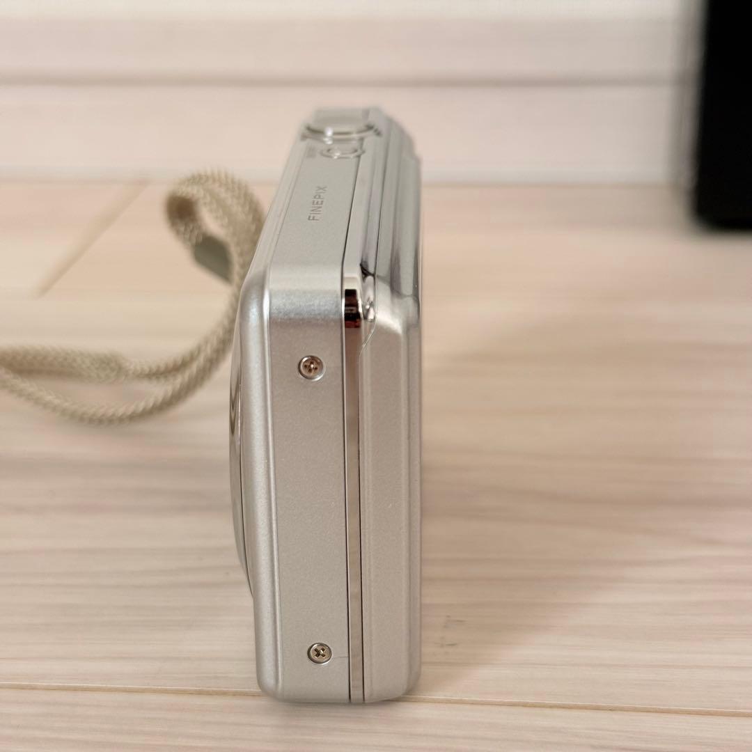 美品　付属品多　FUJIFILM Finepix J30 フジフィルム