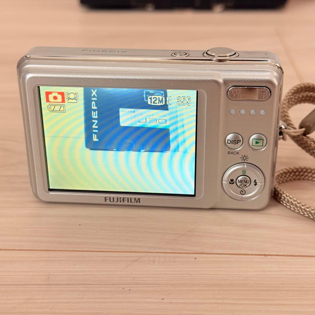 美品　付属品多　FUJIFILM Finepix J30 フジフィルム