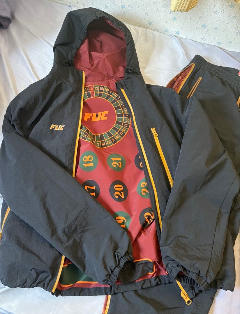 FUC nylon セットアップ ROULETTE かつき君着用