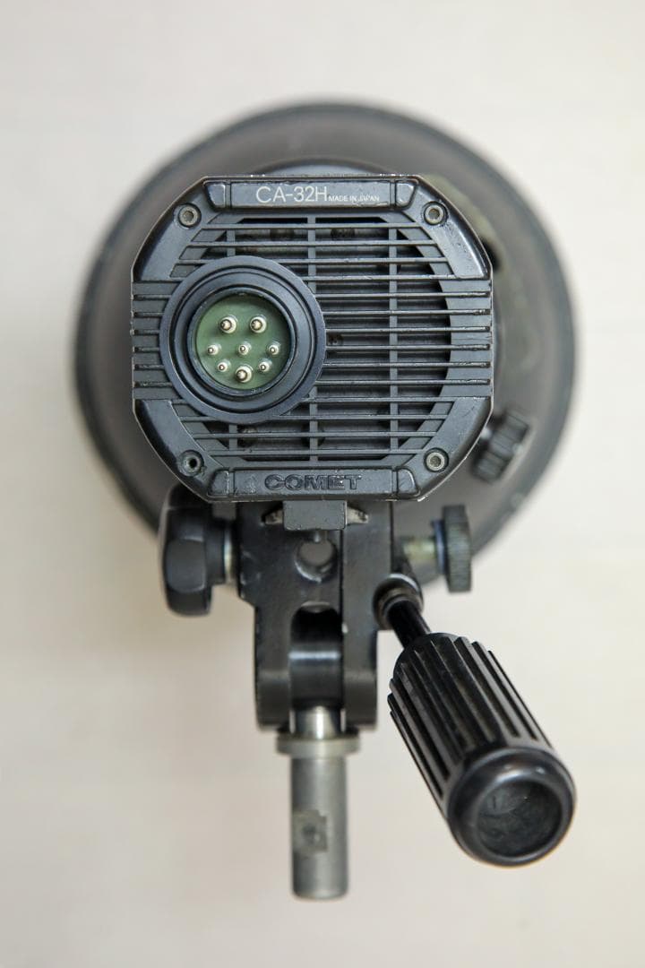 Comet コメットストロボ Capa-2400Bi +CA-32Hヘッド 1灯