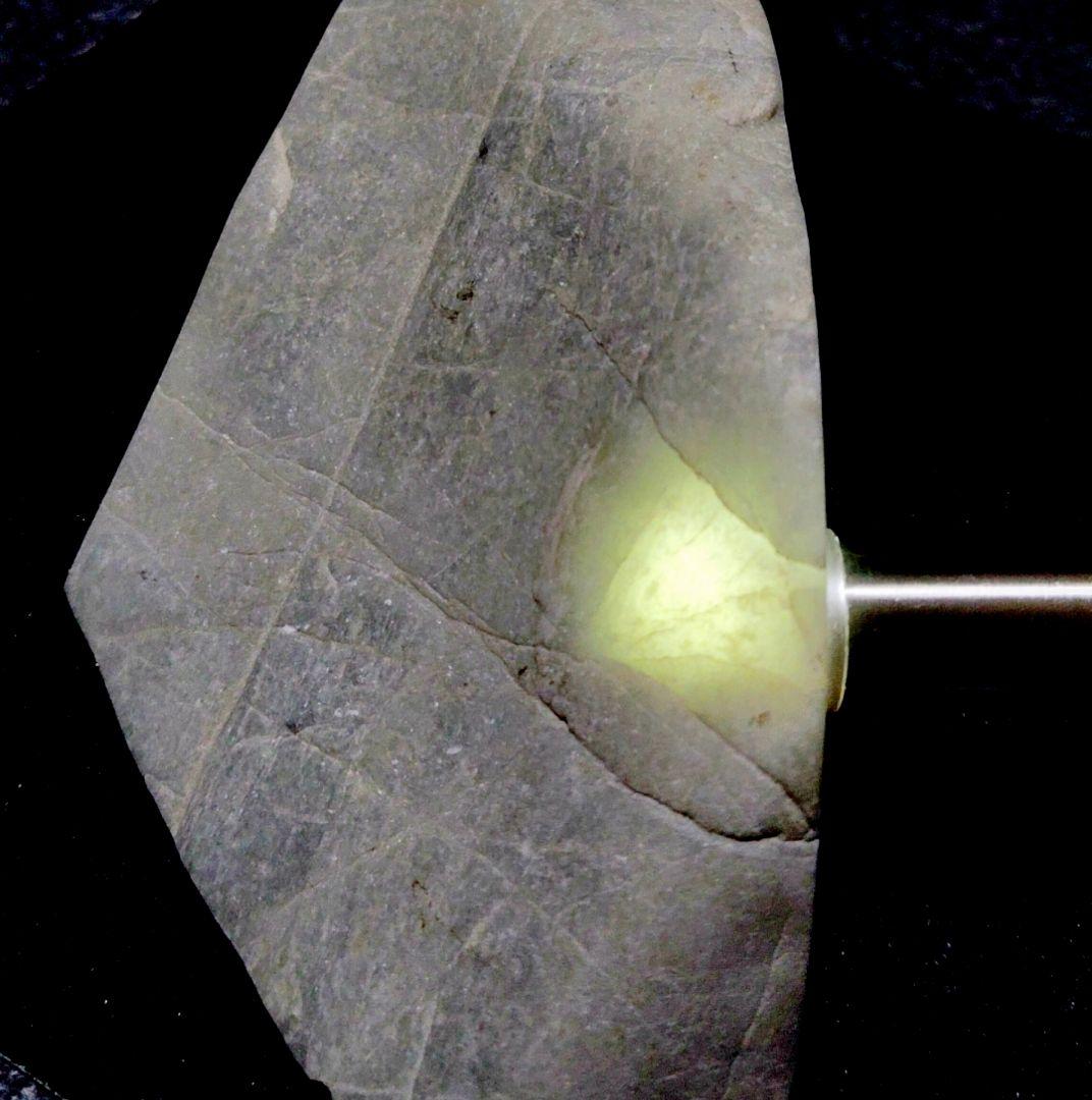 ★翡翠原石★糸魚川硬玉【小滝・転石・川ズレ・切り出し525ｇ】