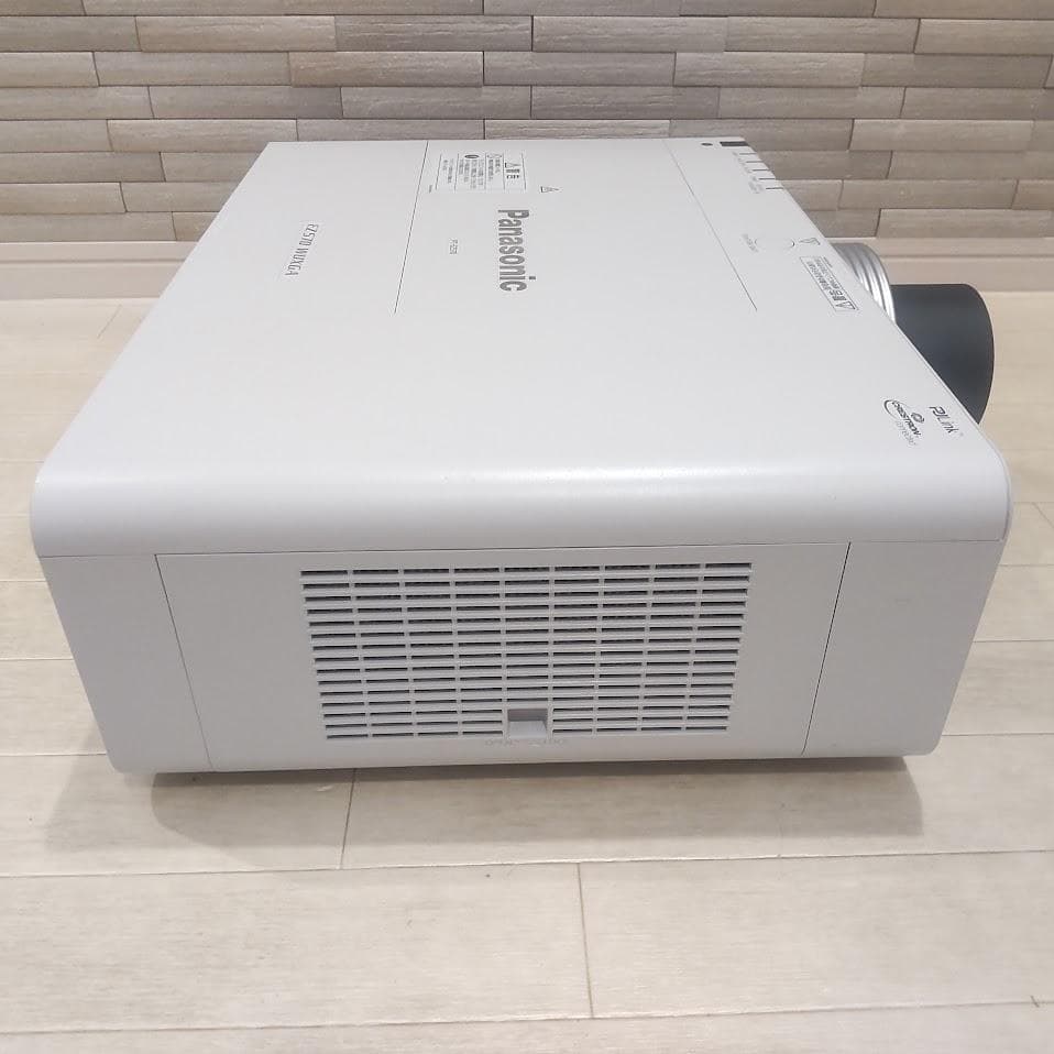 Panasonic パナソニック 業務用プロジェクター PT-EZ570