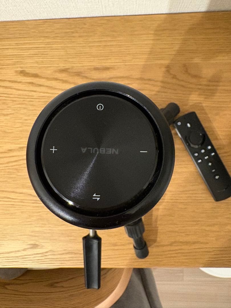 NEBULA Capsule プロジェクター 本体　スタンド付き