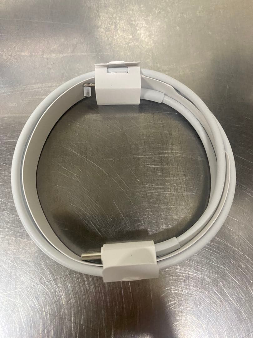 さ*ぶ様 AirPods Pro 第2世代 MQD83J/A Apple 箱・付