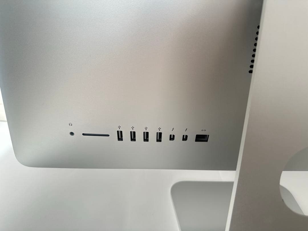 Apple iMac 21.5インチ 1 TB HDD