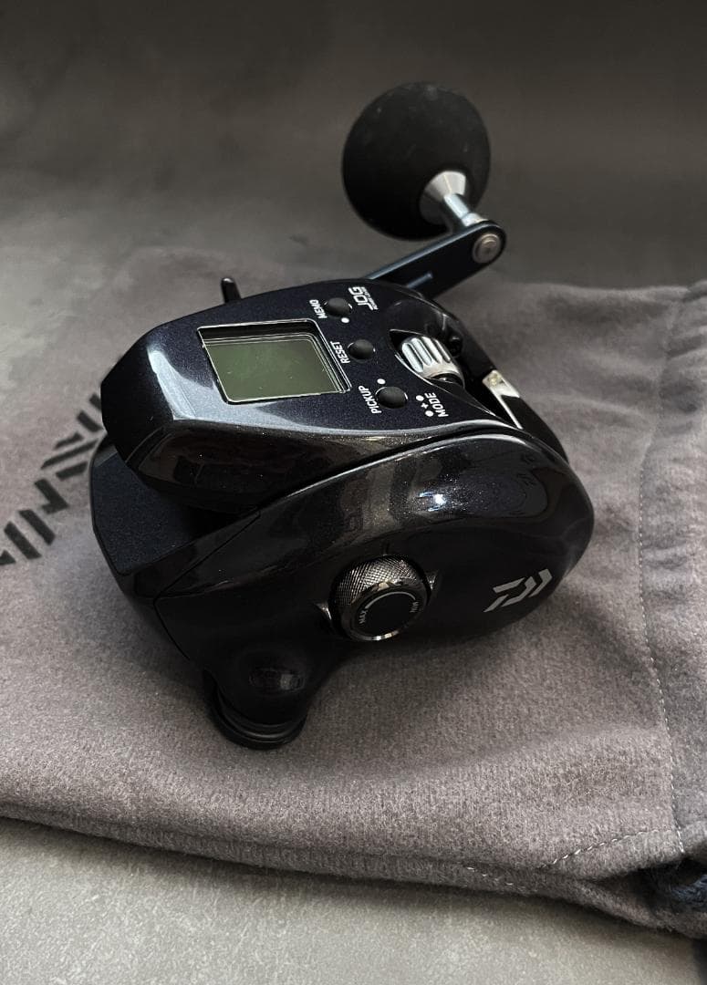 ほぼ未使用！ダイワ 電動リール レオブリッツ 300J 右ハンドル 23年モデル