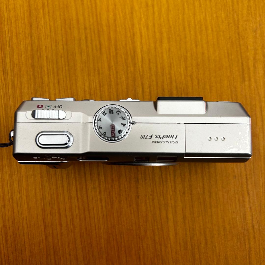 Fujifilm F710 コンパクトデジタルカメラ