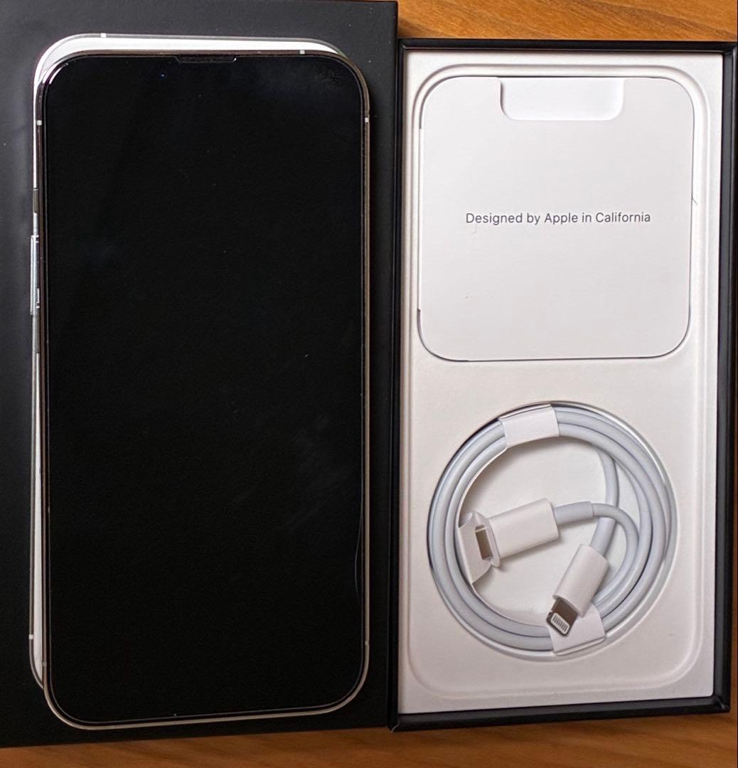 Apple iPhone 13 Pro シルバー 256GB 本体　ケーブル付