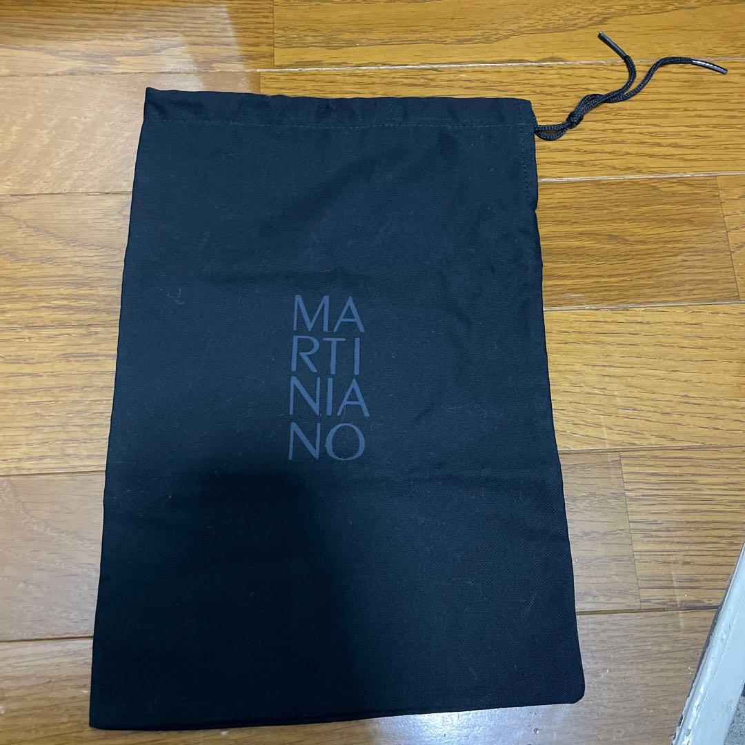 マルティニアーノ　シルバー レザー フラットシューズ