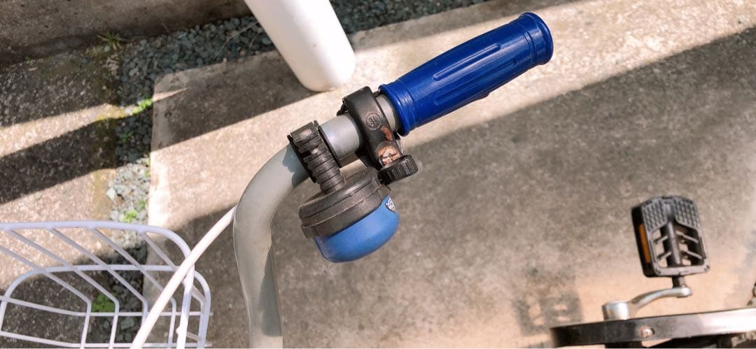 【美品】トイザらス限定品❣️補助輪&ヘルメット付き★トミカ/自転車★黒★16㌅★