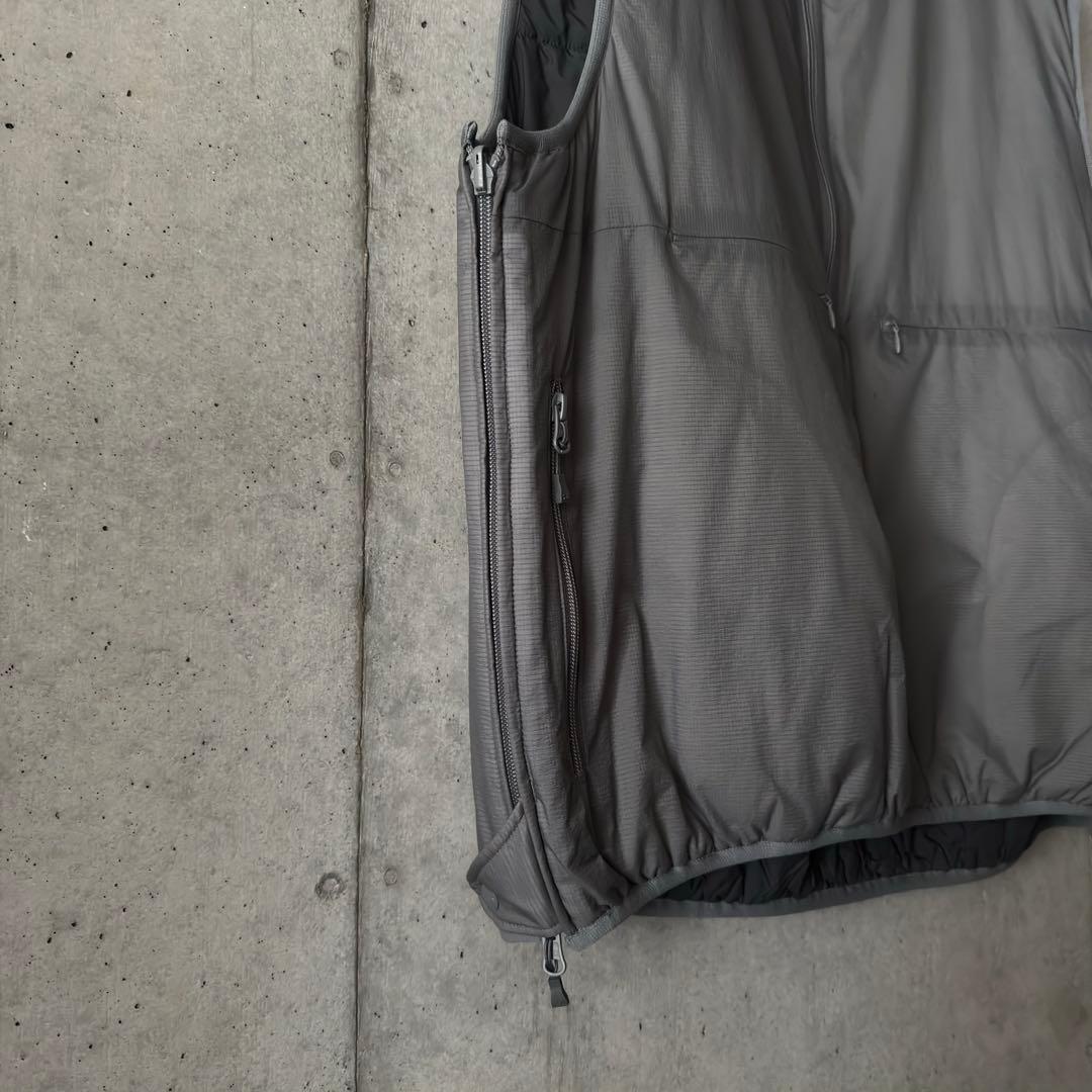 トップス DAIWA PIER39 / REVERSIBLE P/O PUFF VEST