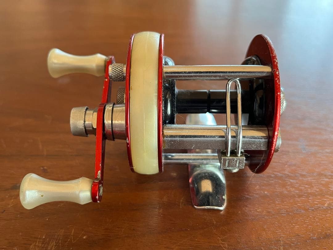 Ambassadeur 1750 A ベイトリール