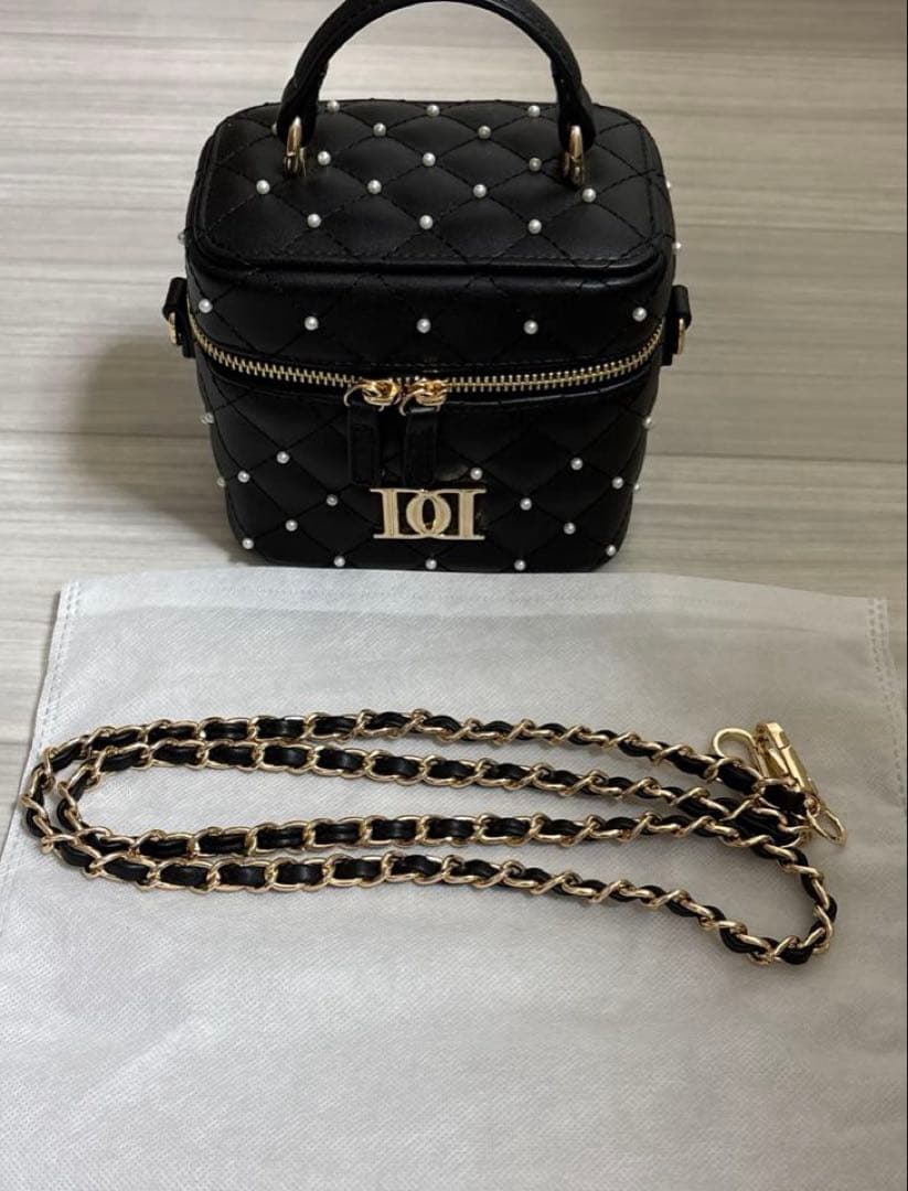 Darich ダーリッチ キルティングパールスクエアミニバッグ BLK ブラック