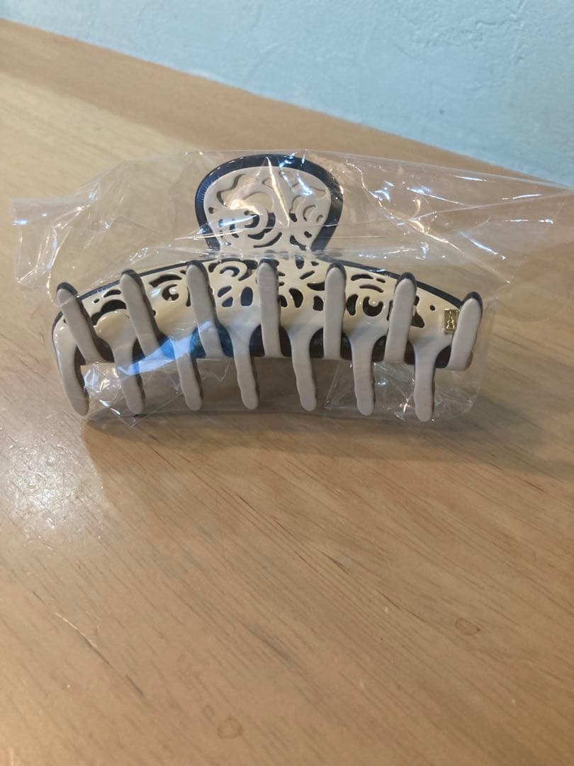 ALEXANDRE DE PARIS LISERA Lクリップ