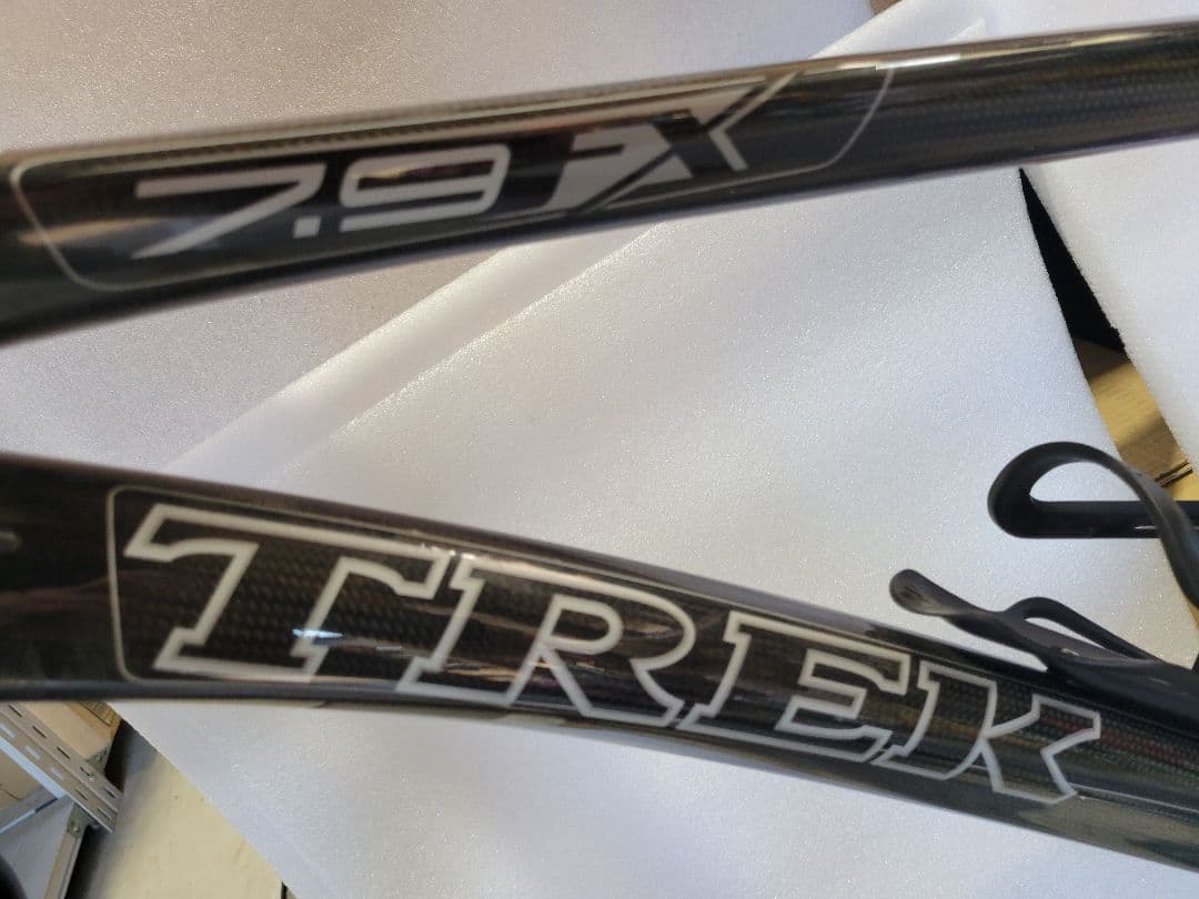 TREK 7.9FX フルカーボンクロスバイク中古品