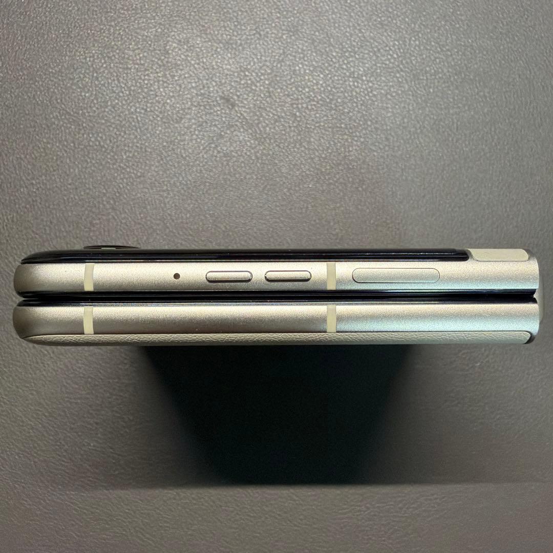 Motorola razr50 Android スマートフォン本体 ベージュ