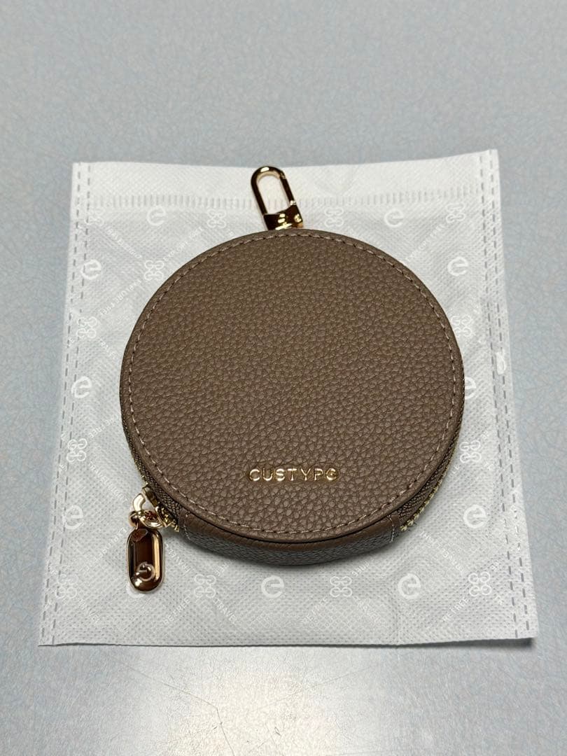 美品★CUSTYPE スマホケース モカ iPhone16pro