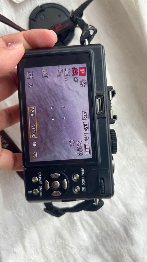 B*a様 leica D-lux5 + バッテリー3 + チャージャー + LV